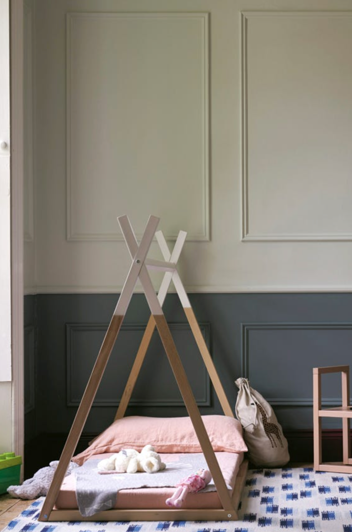 Pale Powder No. 204