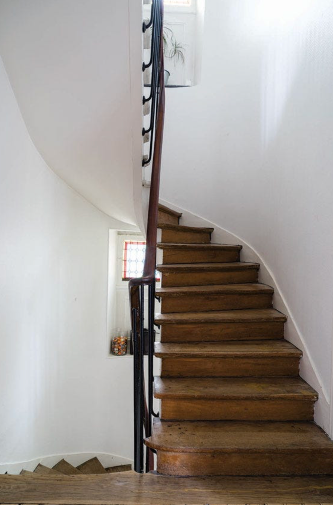 Pointing No. 2003